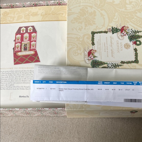 Anna Griffin Holiday Craft Box - Cream and Red - Picture 5 of 5